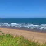 Seashell Cove, The Bay, 2 Bedrooms With Ensuites, Parking For 2 Cars, 2 Dogs Welcome *