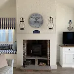Seashell Cove, The Bay, 2 Bedrooms With Ensuites, Parking For 2 Cars, 2 Dogs Welcome * Filey
