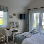 Seashell Cove, The Bay, 2 Bedrooms With Ensuites, Parking For 2 Cars, 2 Dogs Welcome Hébergement de vacances