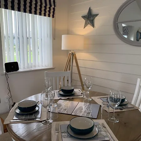 Seashell Cove At The Bay Filey, Sleeps 4-6, 2 Dogs Welcome For Free Tatil Evi Filey