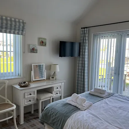 Seashell Cove At The Bay Filey, Sleeps 4-6, 2 Dogs Welcome For Free Tatil Evi