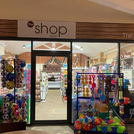 Seashell Cove, The Bay, 2 Bedrooms With Ensuites, Parking For 2 Cars, 2 Dogs Welcome * Filey